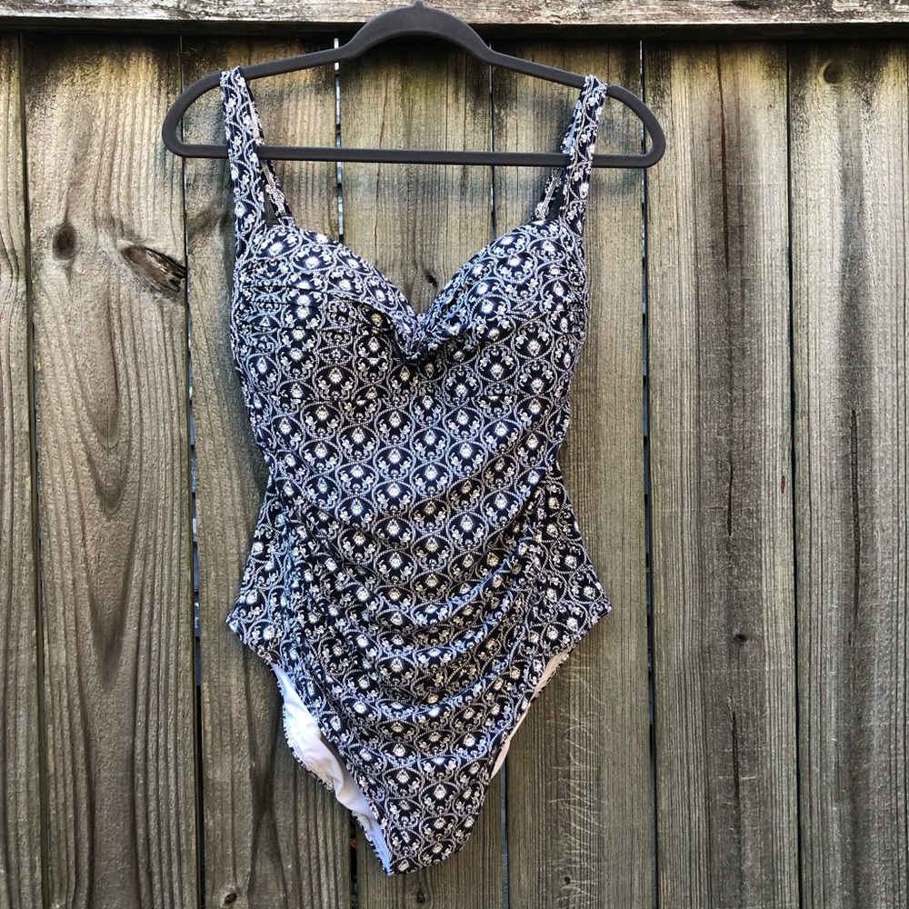 Bond Eye Nip Tuck Swim Printed One Piece Bathing Suit Black White Ruched